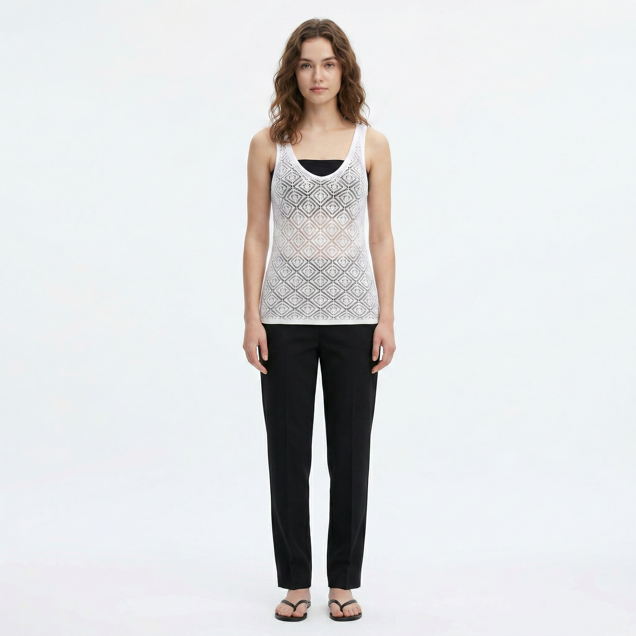 Valenomode - Women’s Sleeveless Scoop Laced Neck Top