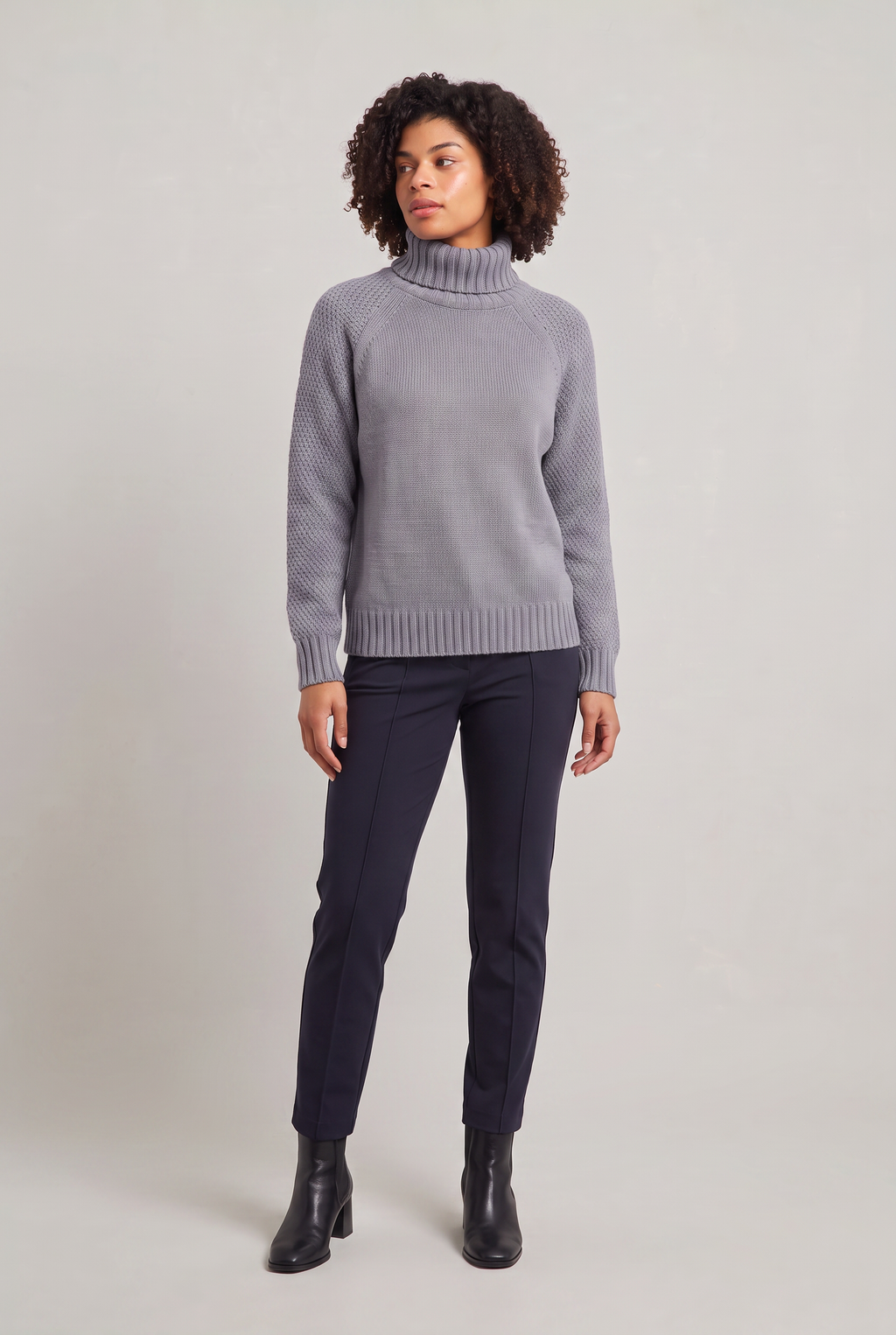 Women's Solid Colour Turtleneck Sweater - Long Sleeve Knit Pullover