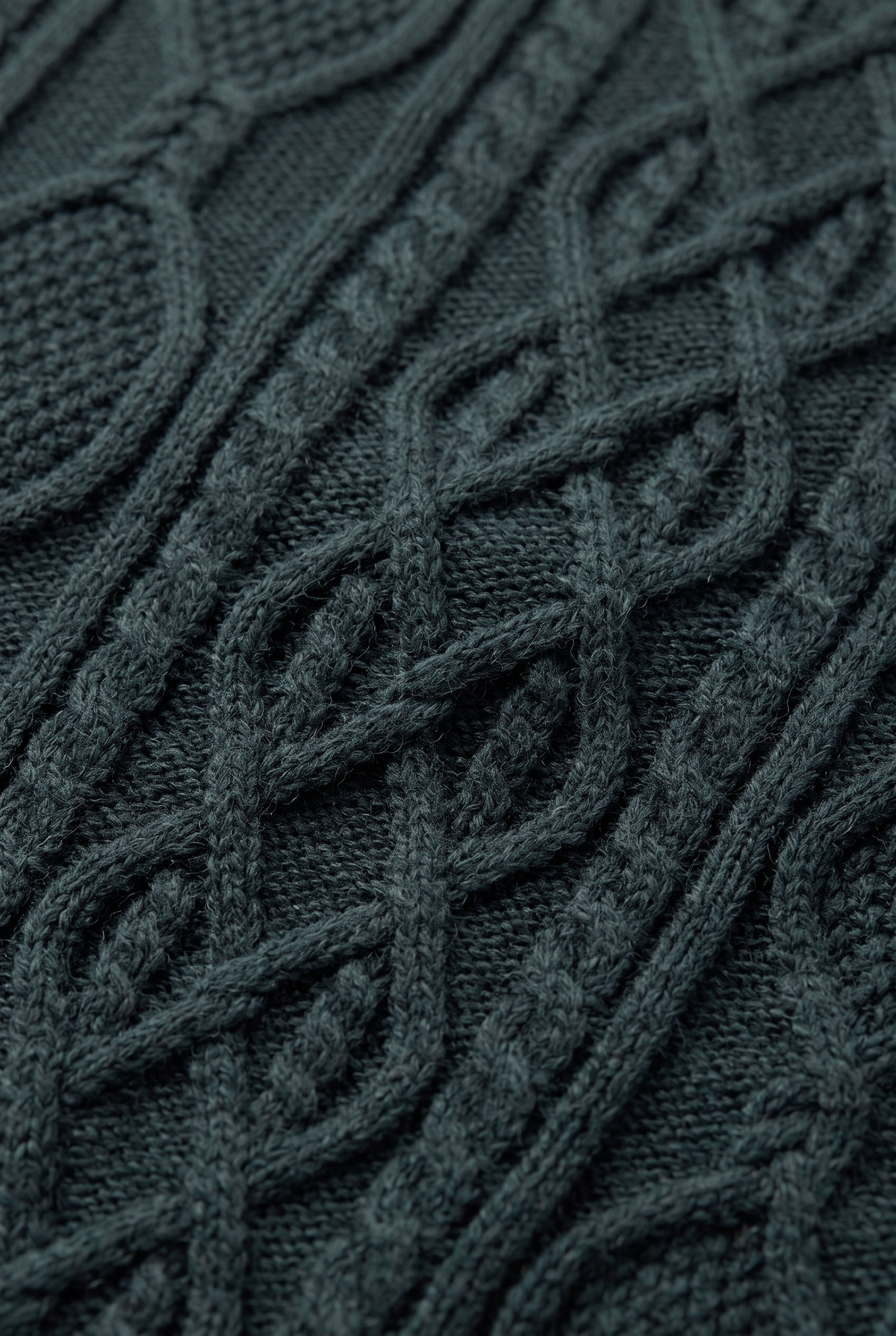 Men's Cable Knit Turtleneck Sweater - Long Sleeve Pullover