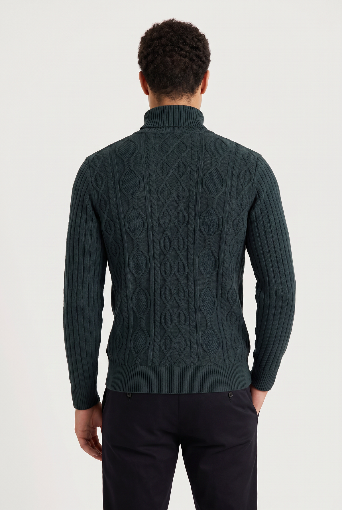 Men's Cable Knit Turtleneck Sweater - Long Sleeve Pullover