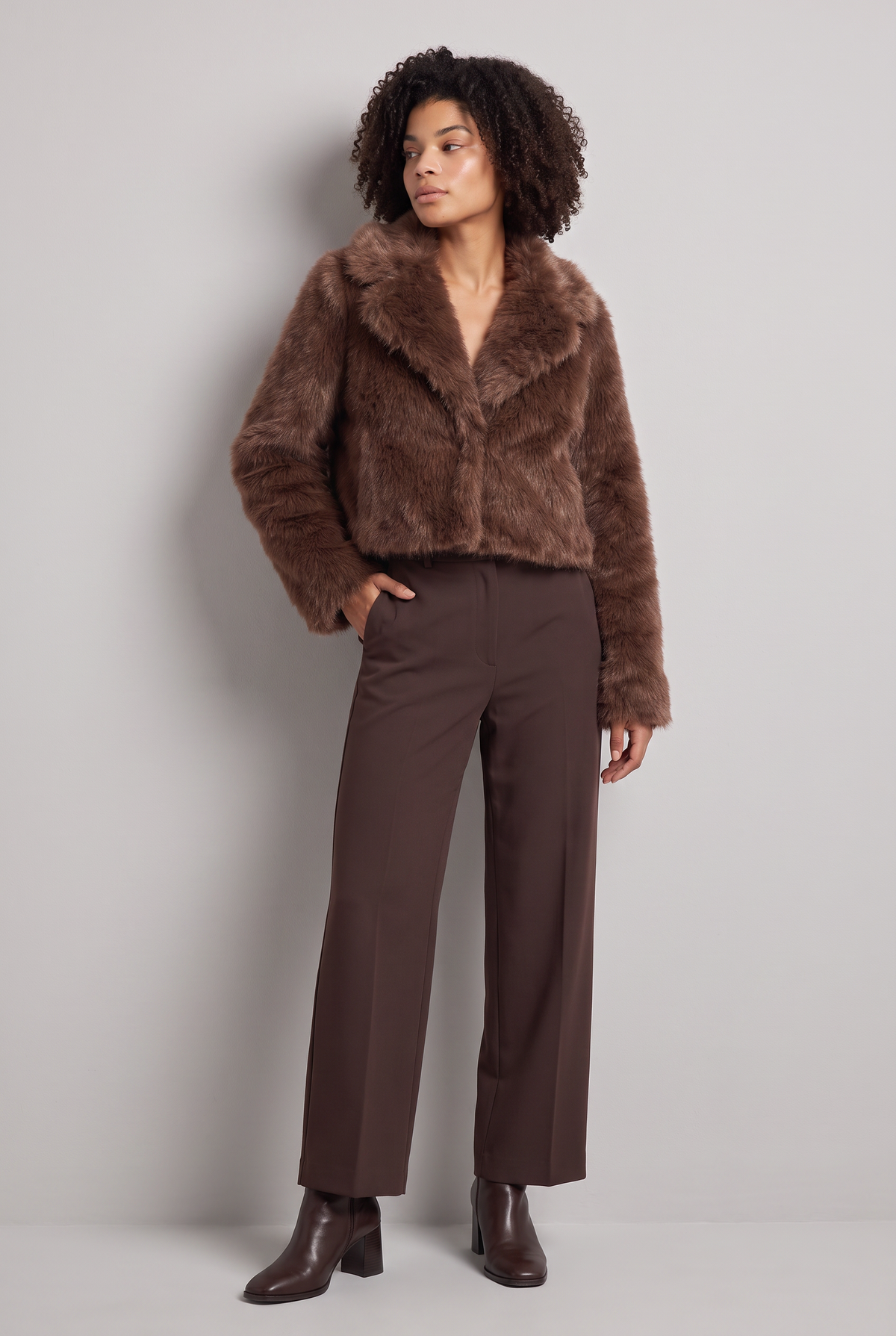 Women's Cropped Faux Fur Coat - Shaggy Fluffy Jacket Short Fur Overcoat
