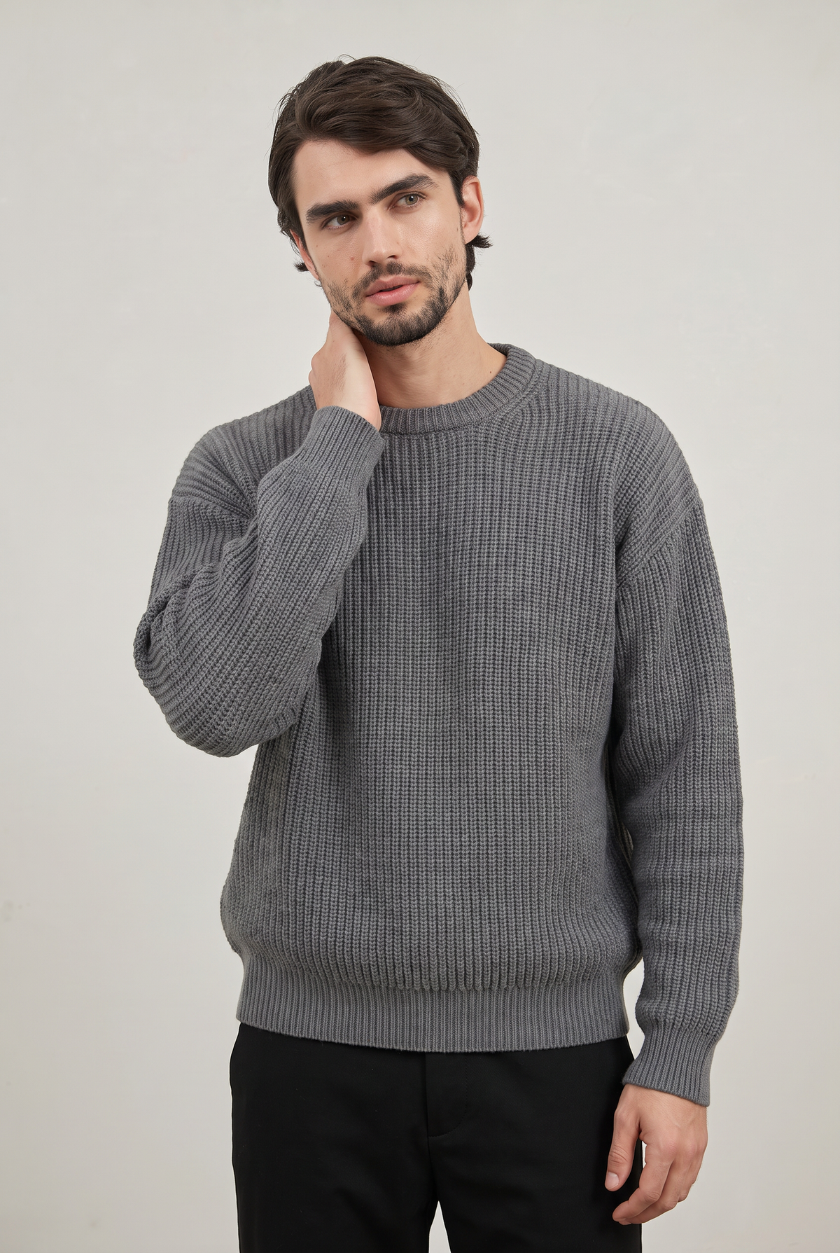 Pull homme en maille côtelée - Col rond ample