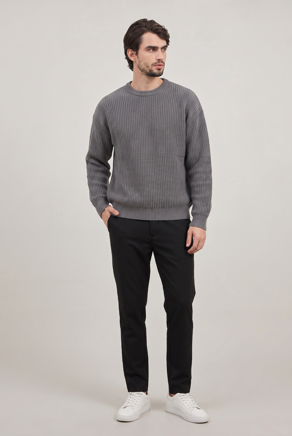 Pull homme en maille côtelée - Col rond ample
