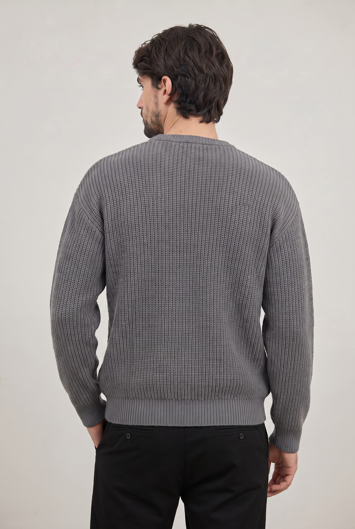 Pull homme en maille côtelée - Col rond ample
